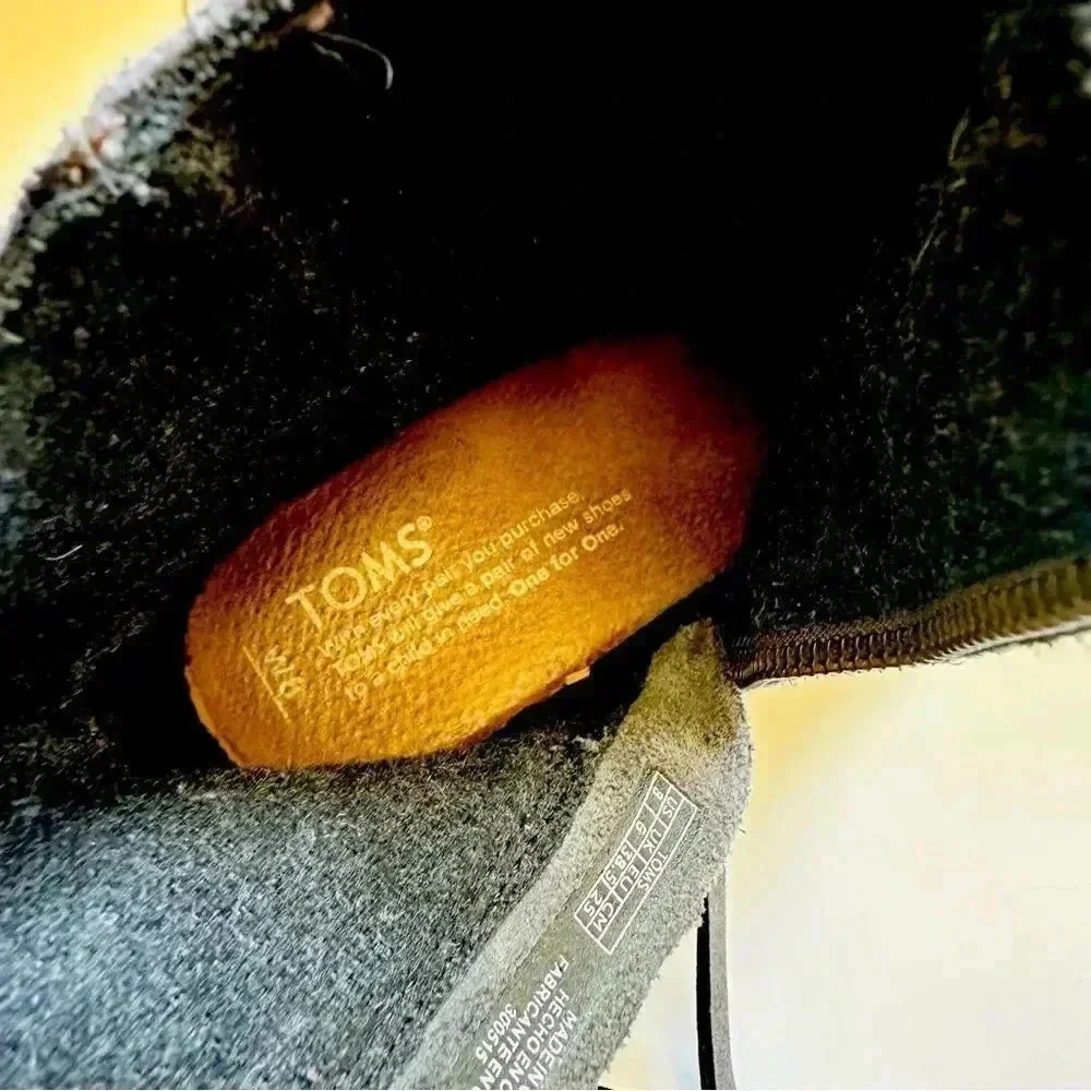 Toms pre loved